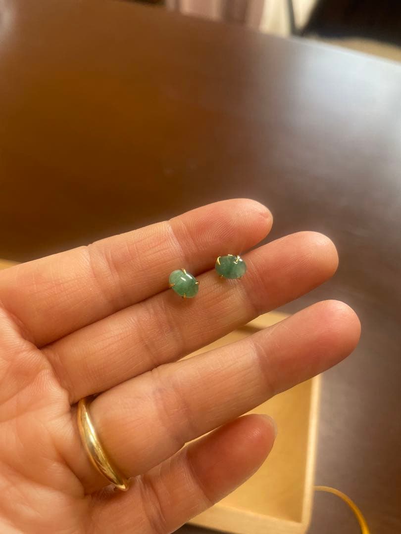 k18イエローゴールド 天然氷種翡翠 ピアス