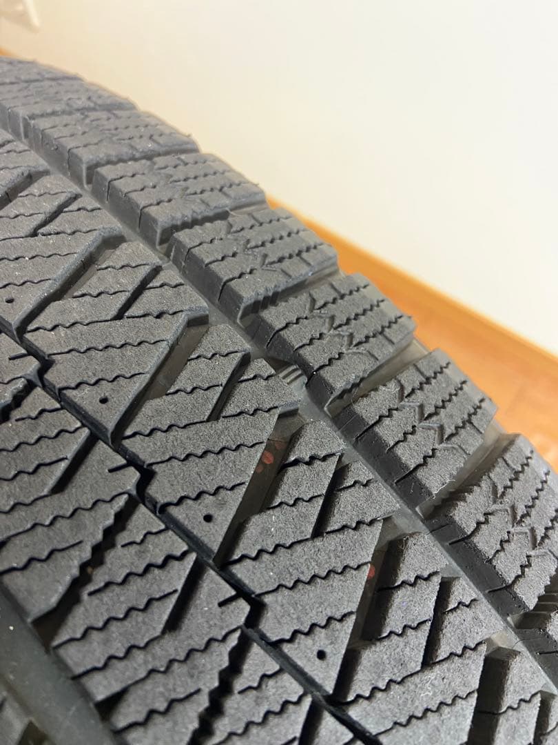 Ｋ① スタッドレスブリザックVRX2 225/60R17アルファード30系