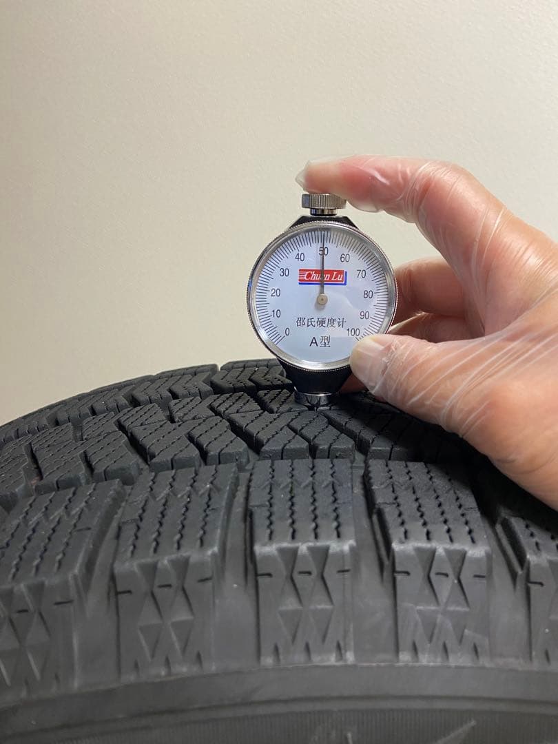 Ｋ① スタッドレスブリザックVRX2 225/60R17アルファード30系