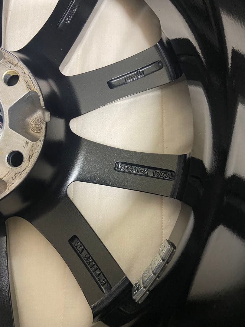 Ｋ① スタッドレスブリザックVRX2 225/60R17アルファード30系