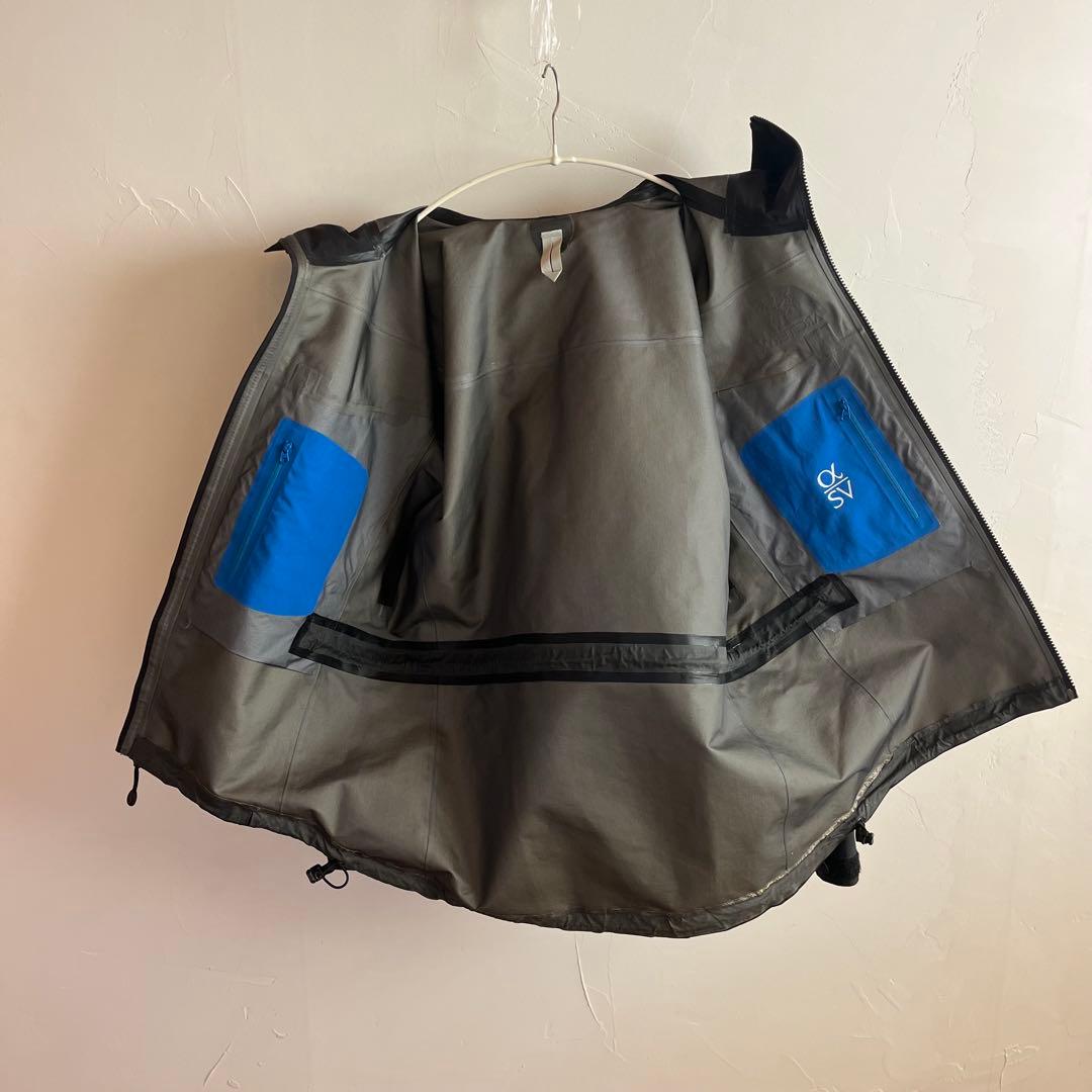 さ*ら様 カナダ製　ARC'TERYX アークテリクス アルファ SVジャケット