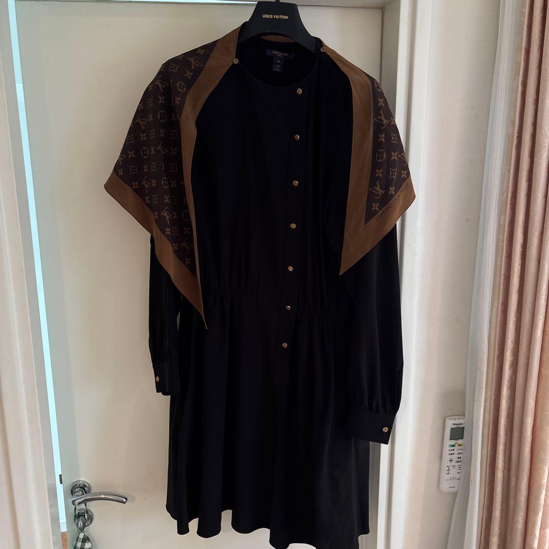 新価格　LOUIS VUITTON ブラック ワンピース 38 衣装カバー付