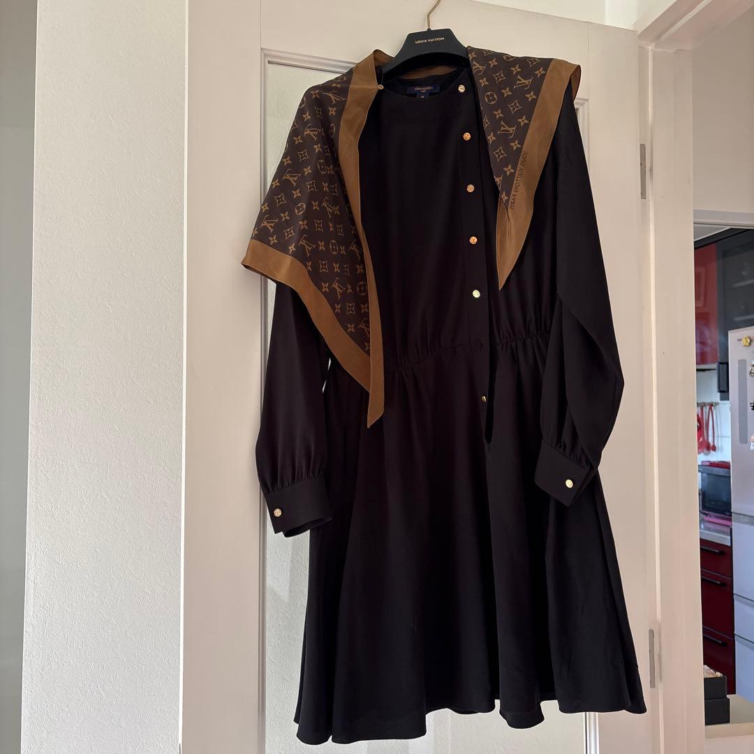 新価格　LOUIS VUITTON ブラック ワンピース 38 衣装カバー付