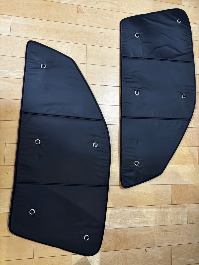 キャラバン　車種専用設計　サンシェード フルセット一台分　専用収納袋と吸盤付き