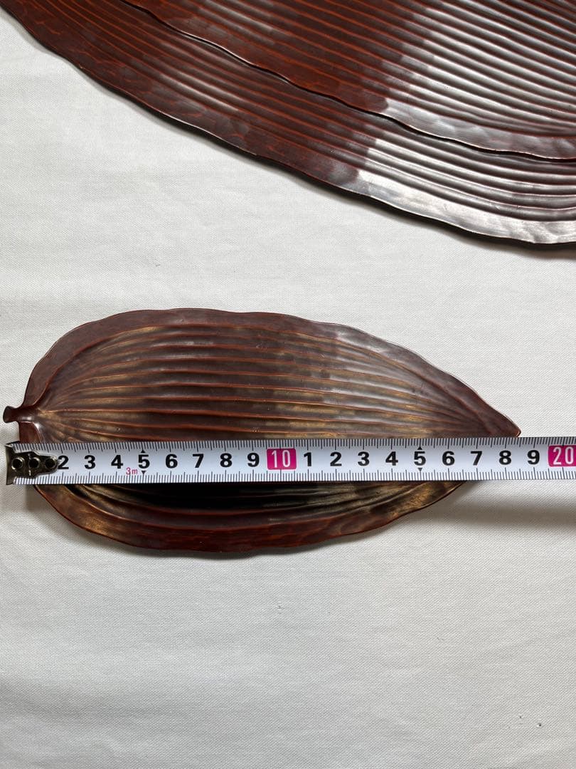 鎌倉彫、葉蘭の銘々皿と菓子おき