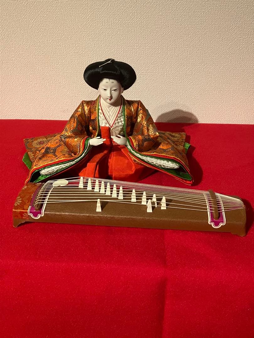 三人官女　女楽人　雛人形　琴 三味線 楽器付き　橙色袿　有職装束