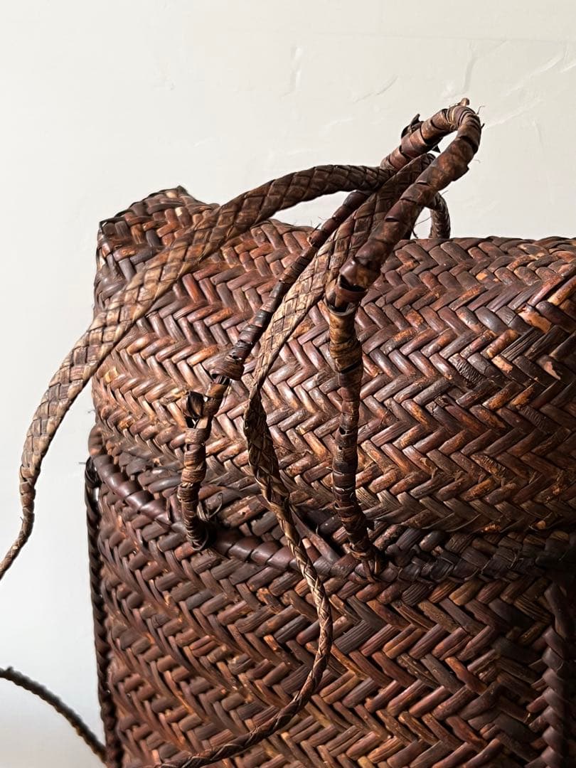 アンティーク　フィリピン ルソン島・ボントック族のサンギ／編み込み籠 花入 収納