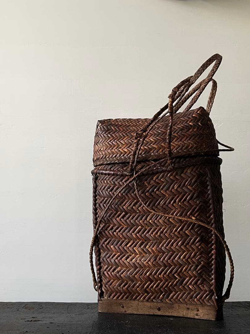 アンティーク　フィリピン ルソン島・ボントック族のサンギ／編み込み籠 花入 収納