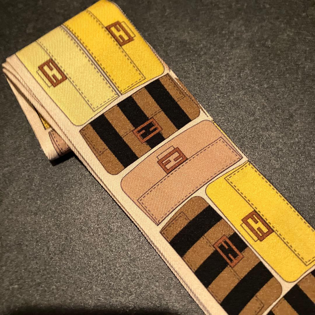 【SALE】FENDI ストライプデザイン スカーフ
