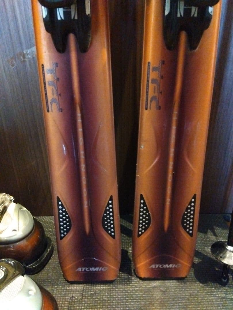 ハイブランド✨️ATOMIC/レディース用/スキーセット/メンテ・WAX済み✔