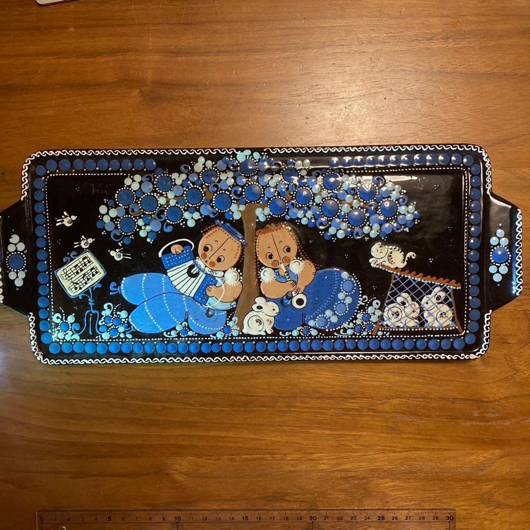 スリップウェアの四角いトレイ