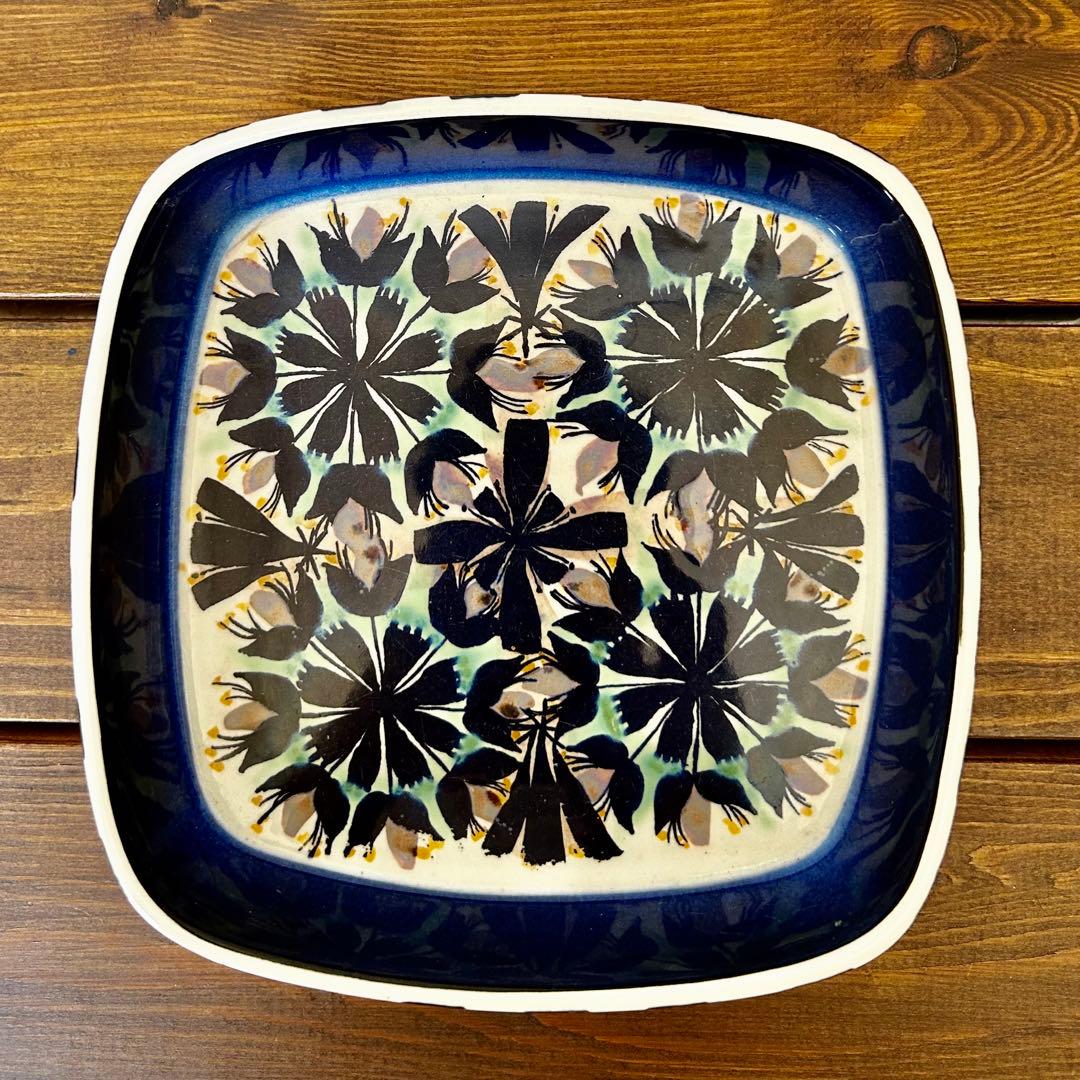 ロイヤルコペンハーゲン テネラ お花　角皿（マリアンヌ・ジョンソン）