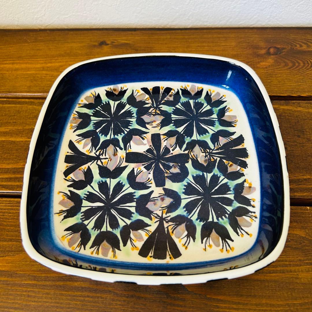 ロイヤルコペンハーゲン テネラ お花　角皿（マリアンヌ・ジョンソン）