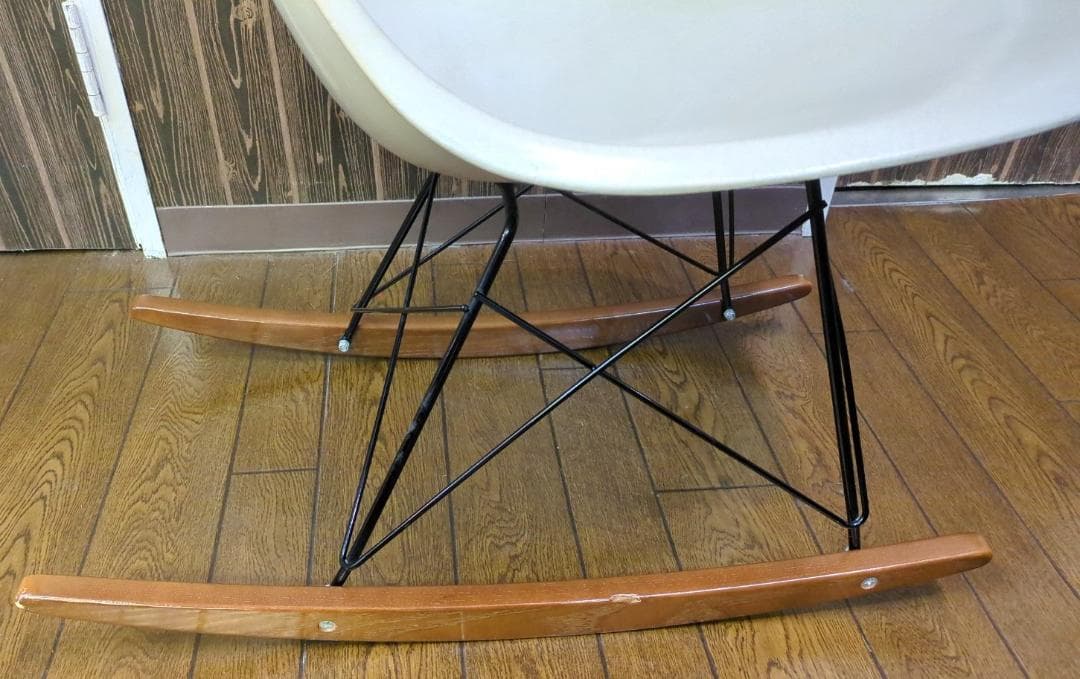 〈即購入可〉ハーマンミラー イームズ チェア ホワイト 現状渡し