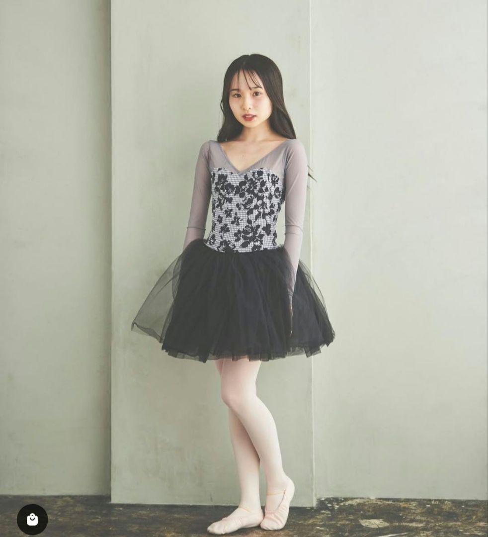 美品【stina】 type V lucky グレー花柄レオタード【Pサイズ】