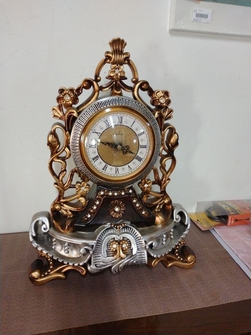 アンティーク調　置き時計　クラシックデザイン