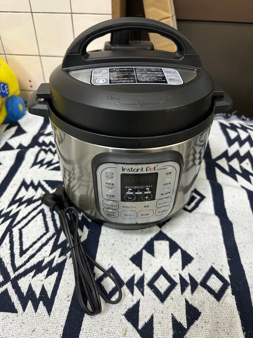 インスタントポット 3.0L 電気圧力鍋 ミトン・シリコンスチーマー付 国内正規