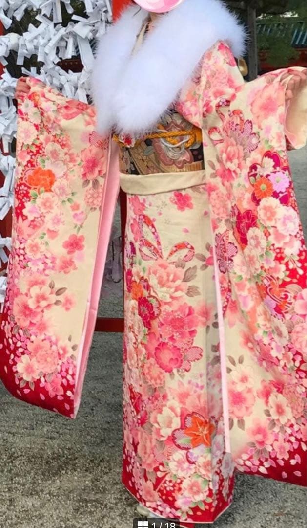 【ぐぅーちゃん⭐︎】 振袖フルセット 可愛い花柄　金駒刺繍　人気のホワイト系