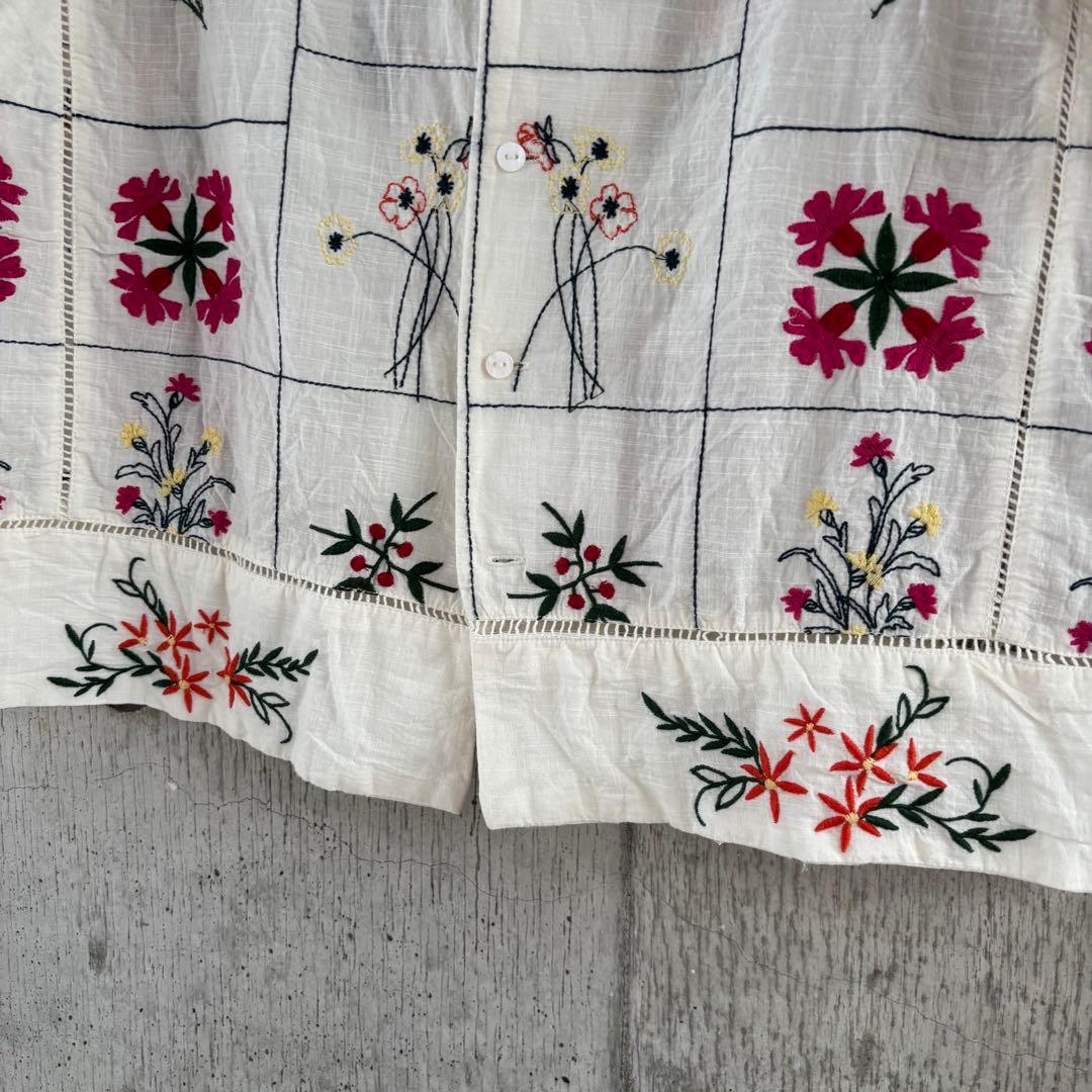 Freada インドパッチワーク花刺繍　半袖シャツ