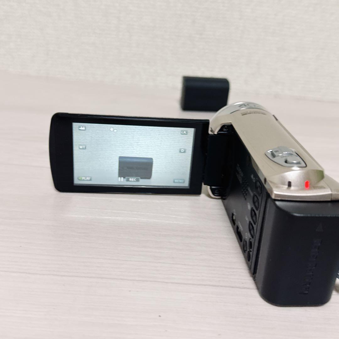 2222【極美品】JVC Everio フルHDビデオカメラGZ-E117