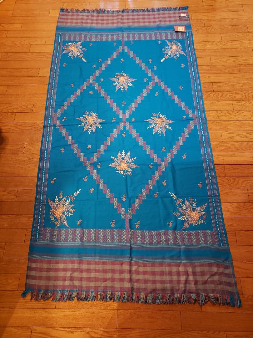 ウール100% 刺繍 テーブルクロス