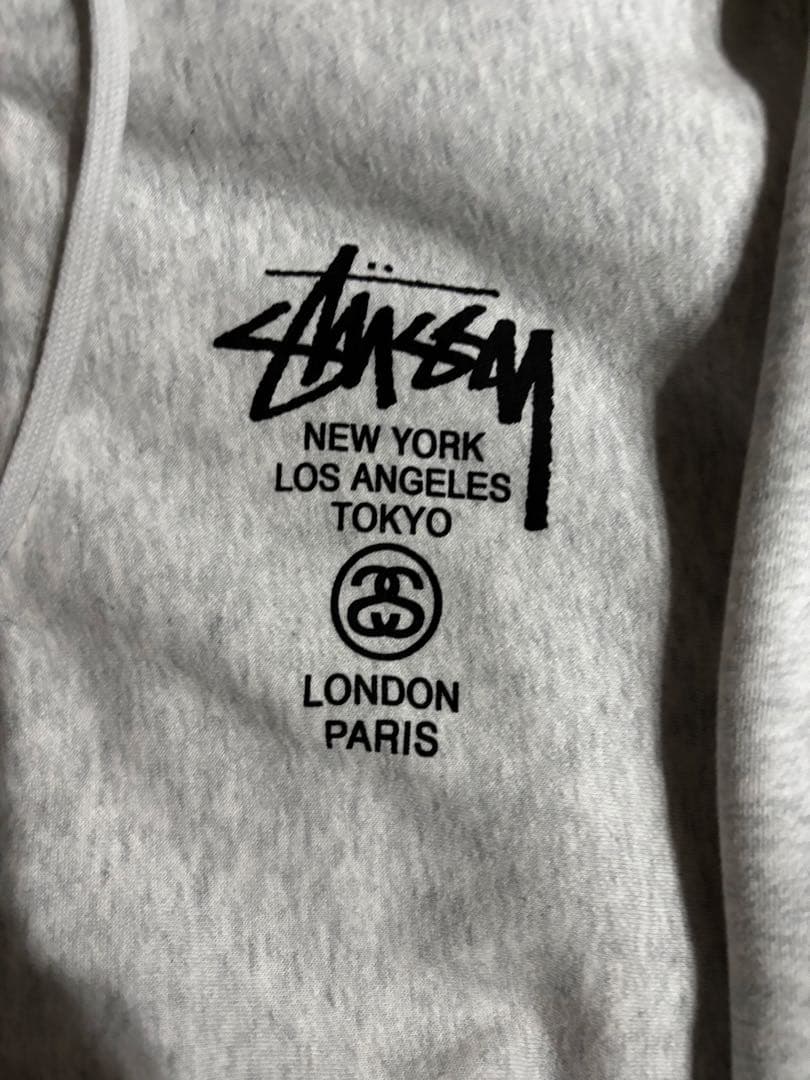 Stussy グレー ジップアップパーカー