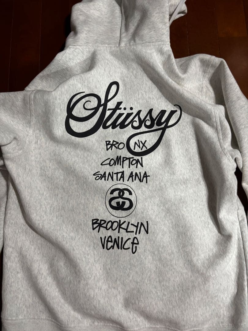 Stussy グレー ジップアップパーカー