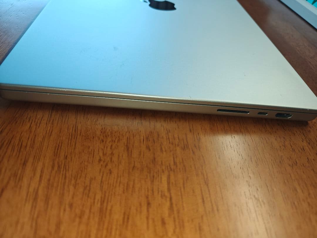 訳アリ MacBook Pro M4Maxメモリ36GB/1TB 16インチ