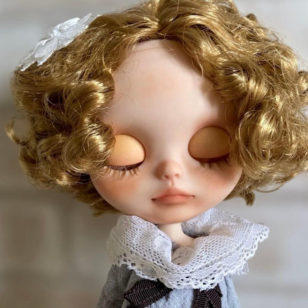 カスタムアイシードール　　137 首傾げ　　ウェービーヘアー