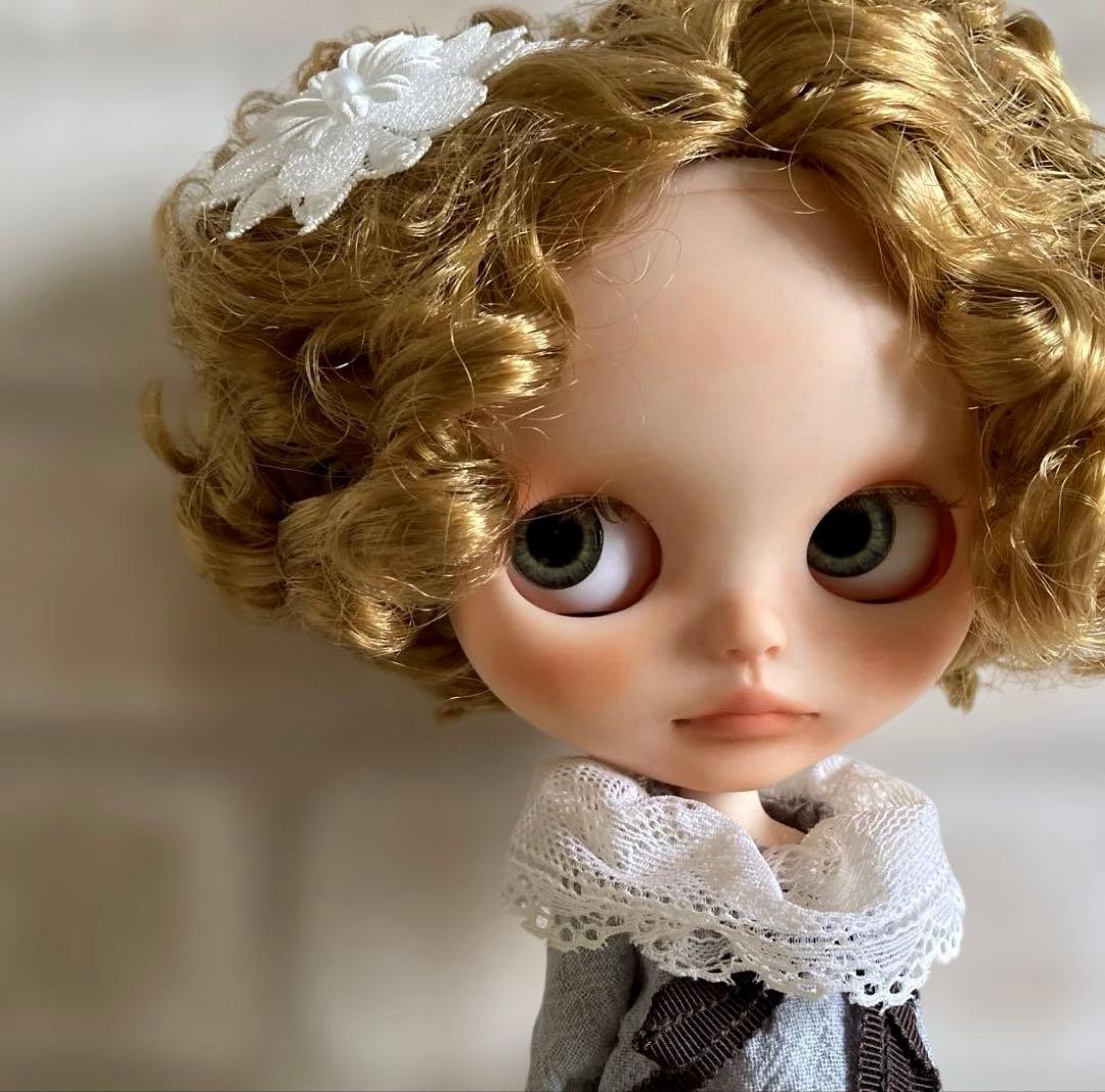 カスタムアイシードール　　137 首傾げ　　ウェービーヘアー
