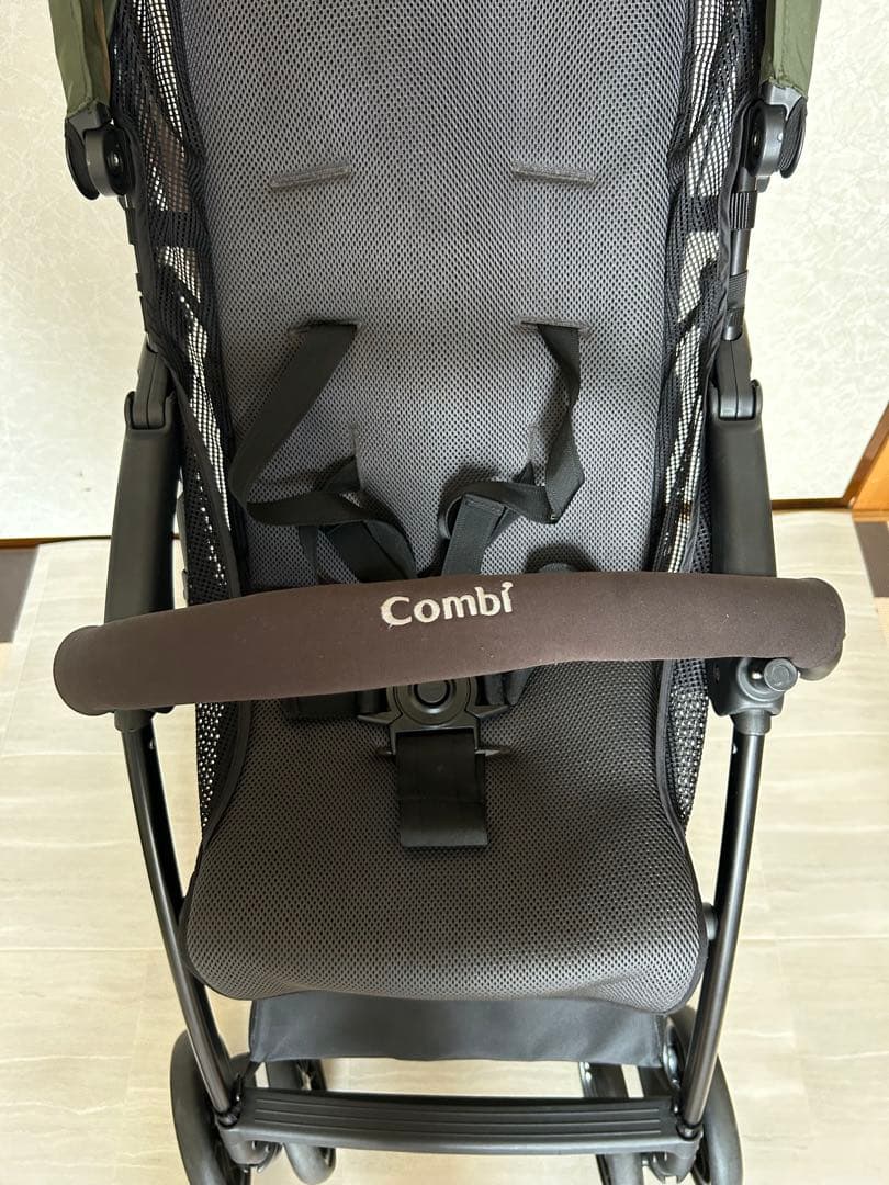 【美品】コンビ Acbee plus B型ベビーカー カーキ