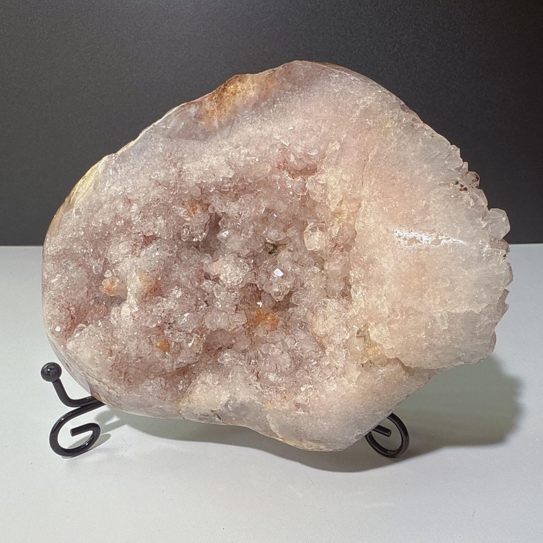 天然石ピンクアメジストの原石　置物　鉱物NO.072707