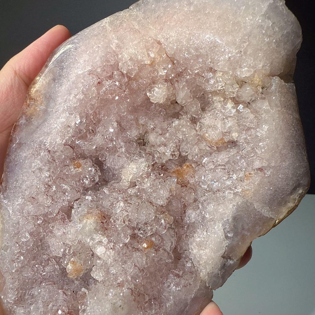 天然石ピンクアメジストの原石　置物　鉱物NO.072707