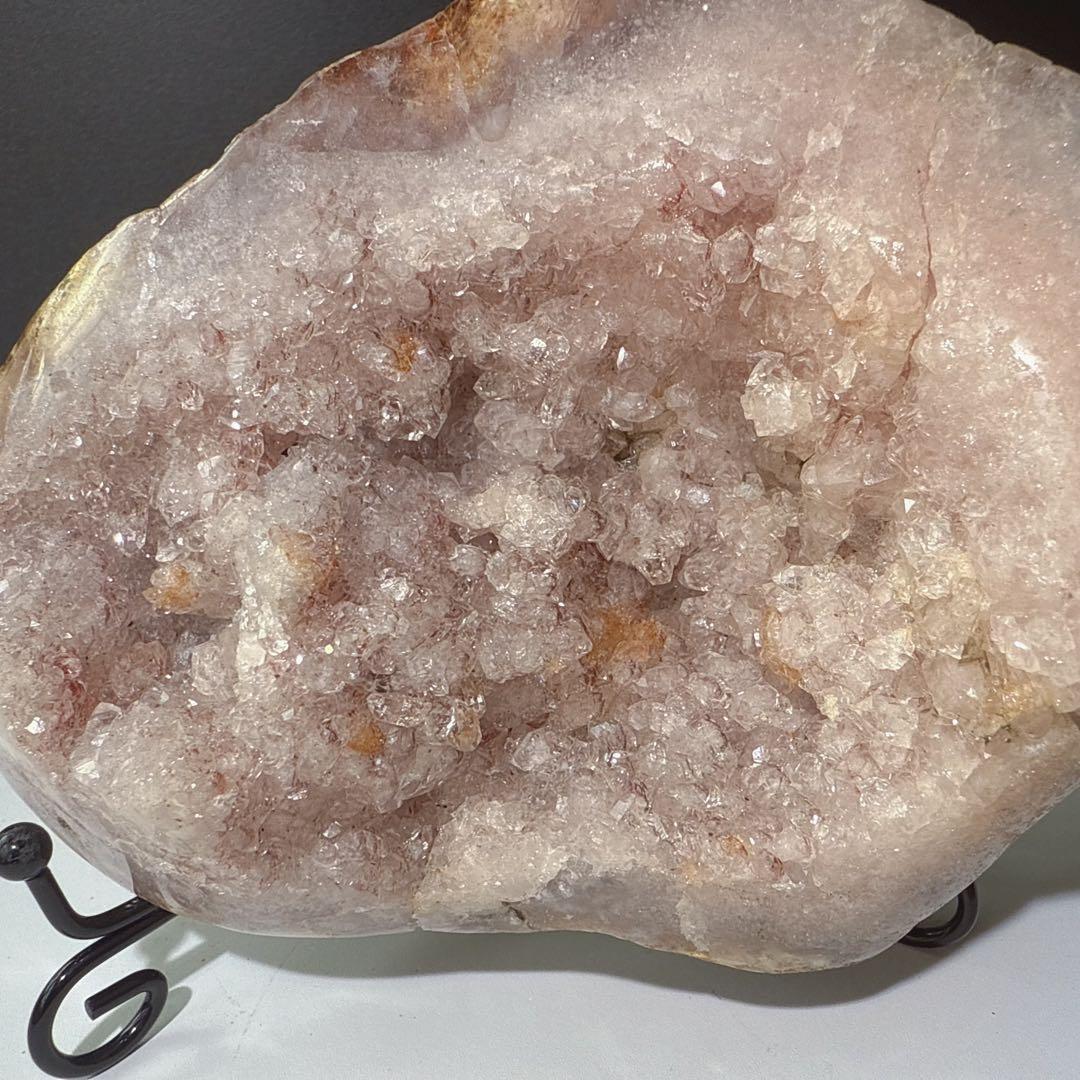 天然石ピンクアメジストの原石　置物　鉱物NO.072707