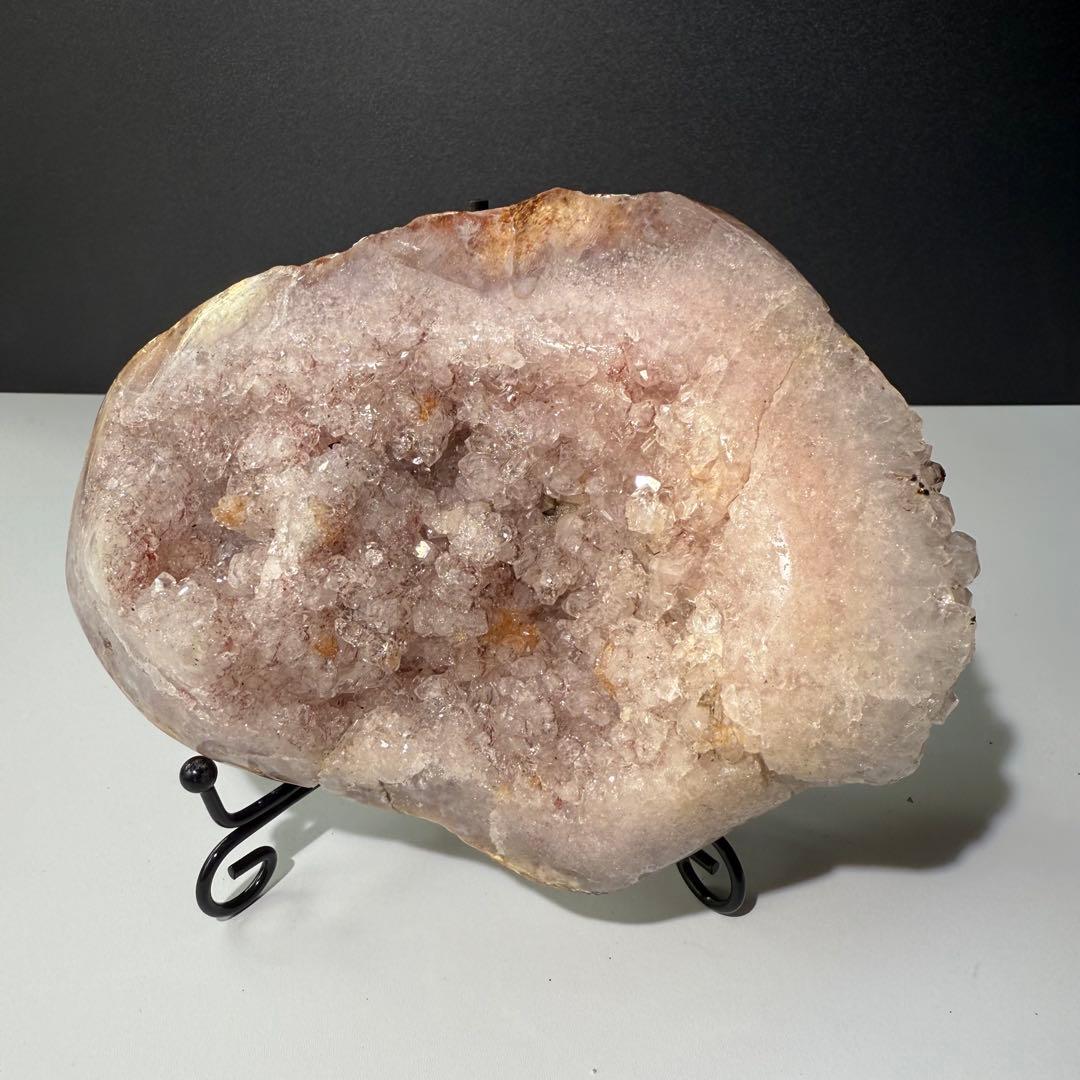 天然石ピンクアメジストの原石　置物　鉱物NO.072707