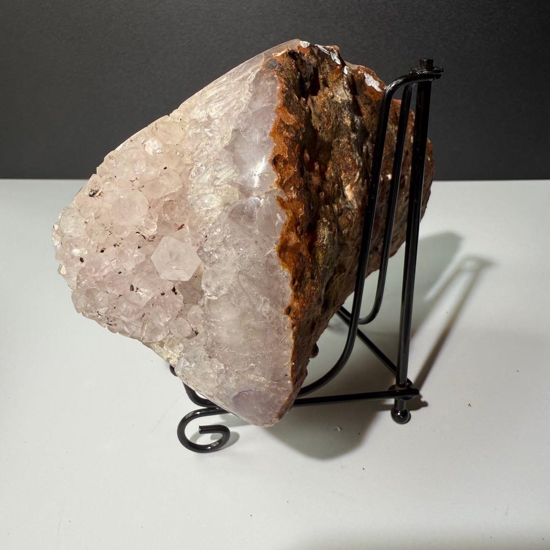 天然石ピンクアメジストの原石　置物　鉱物NO.072707