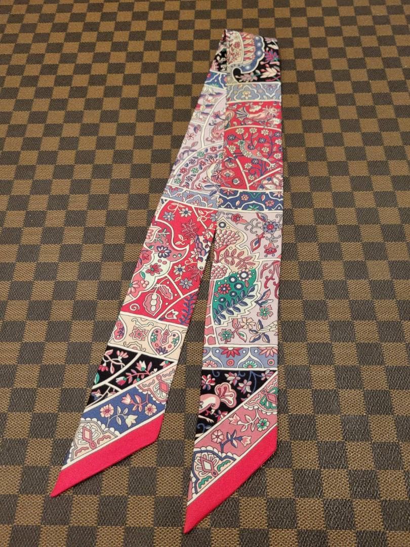yuꕤ様 エルメス ツイリー スカーフ ペイズリーモチーフ ローズマルチ