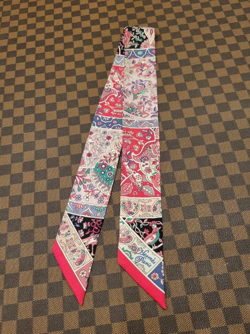 yuꕤ様 エルメス ツイリー スカーフ ペイズリーモチーフ ローズマルチ