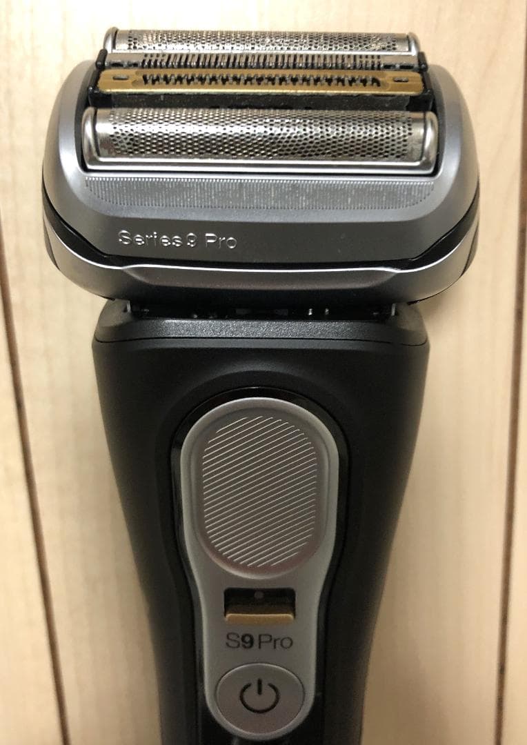 【美品】BRAUN S9 Pro 電気シェーバー 9450cc-V 洗浄器付き