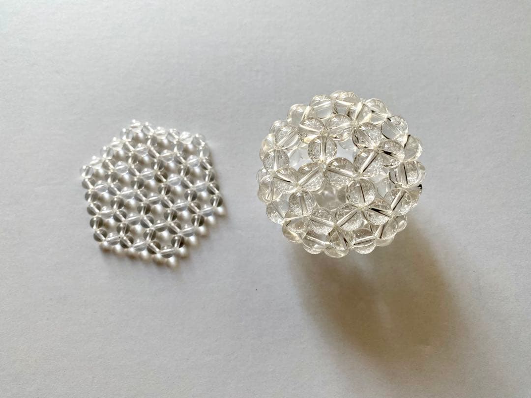 フラーレン水晶オブジェ六芒星水晶マット付き　最高品質A5ランク10ミリ玉水晶