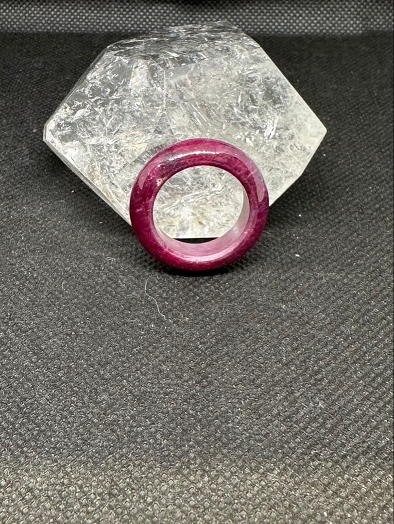 ルビー　くり抜きリング