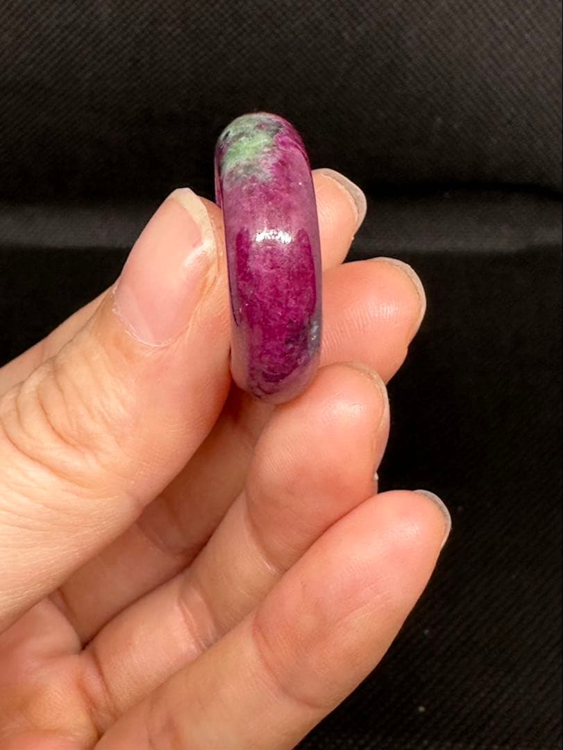 ルビー　くり抜きリング