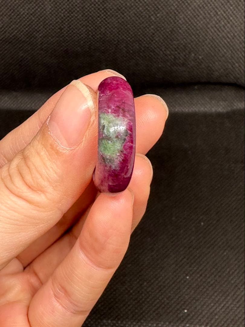 ルビー　くり抜きリング