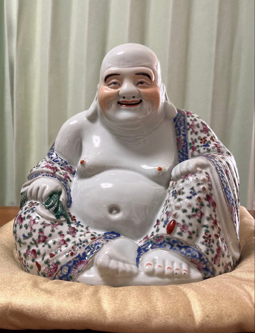 陶器製 布袋像 金色座布団付