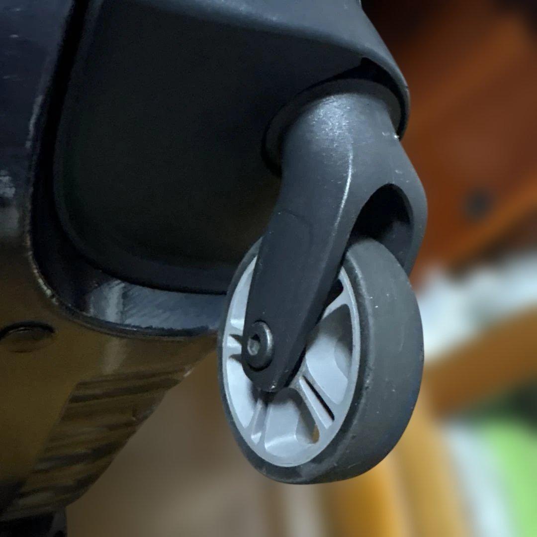 軽量サムソナイトキャリーケース美品68リットル