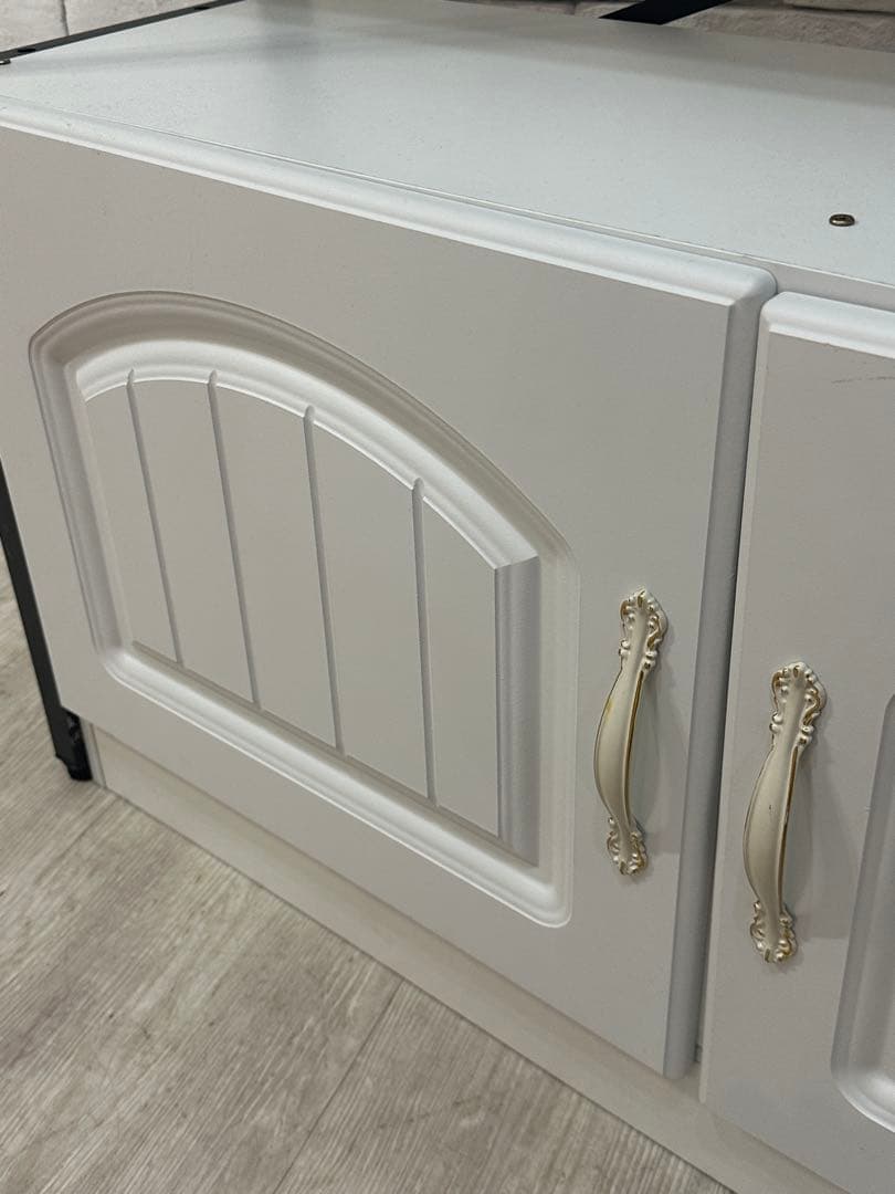 ① 【東京都内23区配送無料】陳列棚　キャビネット　ディスプレイ　サロン　什器