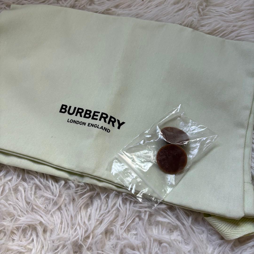 ✨美品　バーバリー　パンプス　ポインテッドトゥ　パテントレザー　エナメル　24