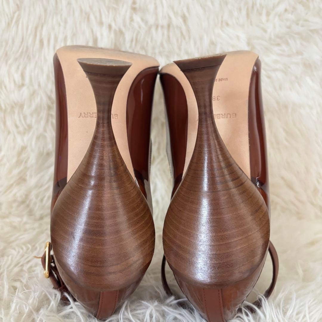 ✨美品　バーバリー　パンプス　ポインテッドトゥ　パテントレザー　エナメル　24