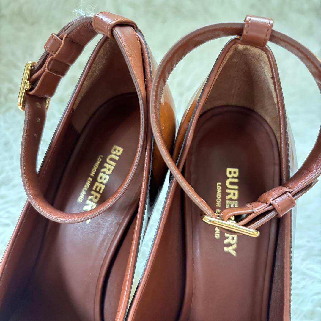 ✨美品　バーバリー　パンプス　ポインテッドトゥ　パテントレザー　エナメル　24