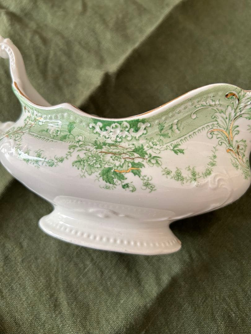 アンティークのグレイビーボート